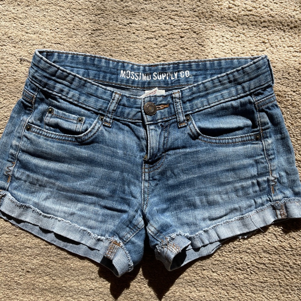 Brand mossimo supply co. Size 5. Style low rise. Moderate condition.